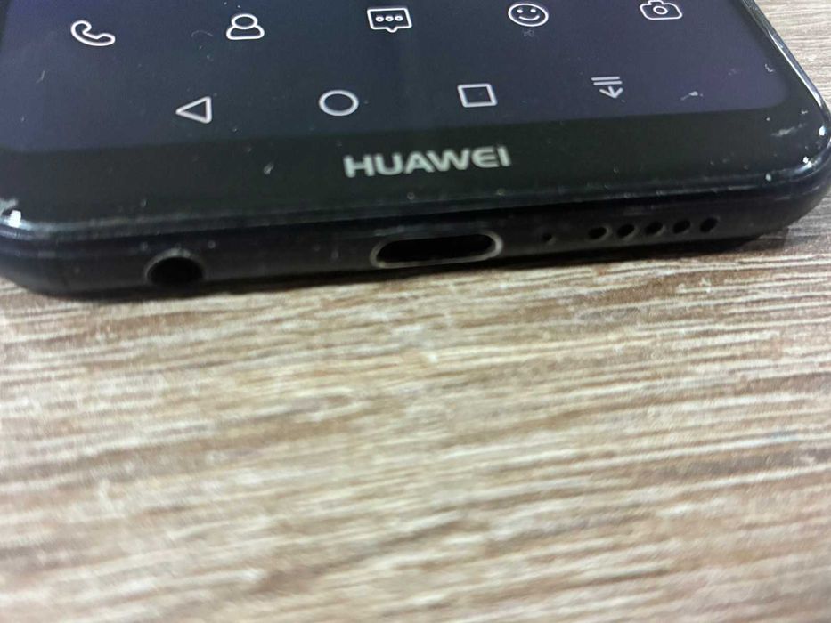 Мобилен телефон Huawei P20 lite