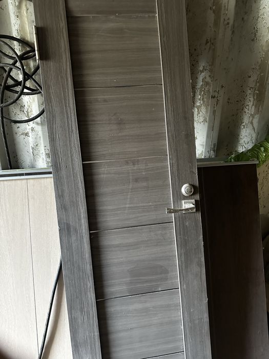 СРОЧНО продаю двери