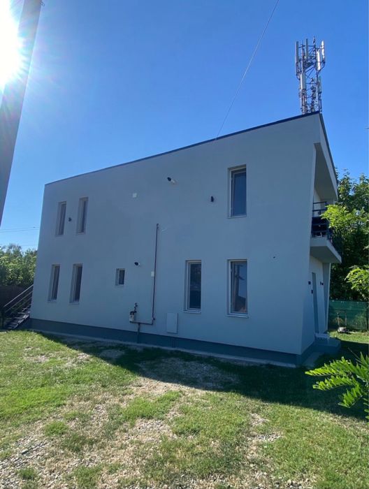 Inchiriez 2 apartamente la vila-curte, parcare, spatiu relaxare, AC