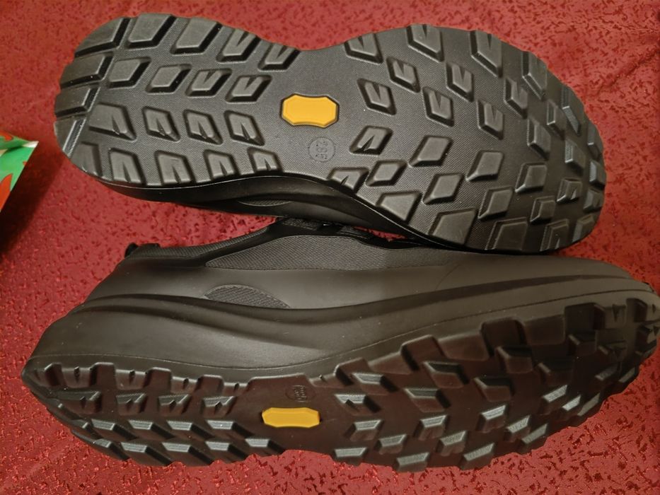 Продам кроссовки