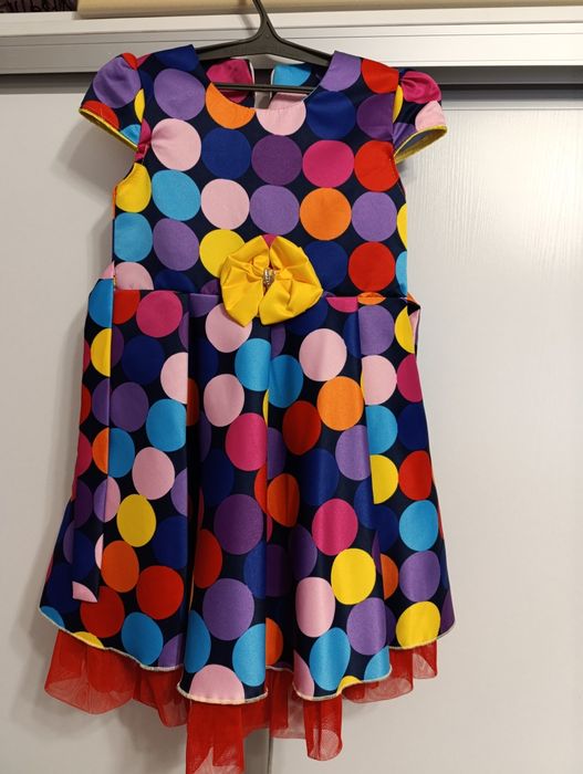 Продам платья от 3-8 лет