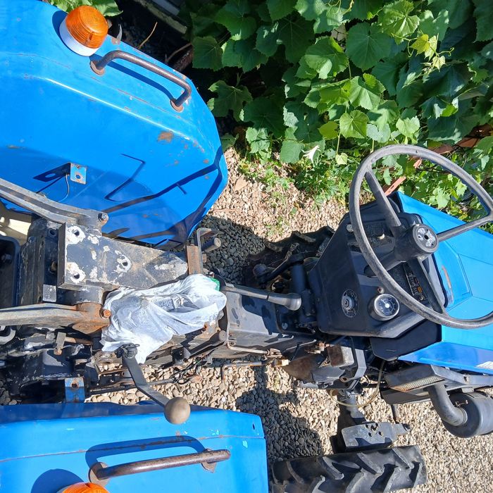 Tractoras japonez Mitsubishi