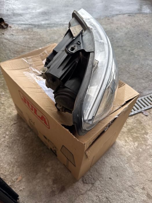 Фар за Мерцедес V-Klass