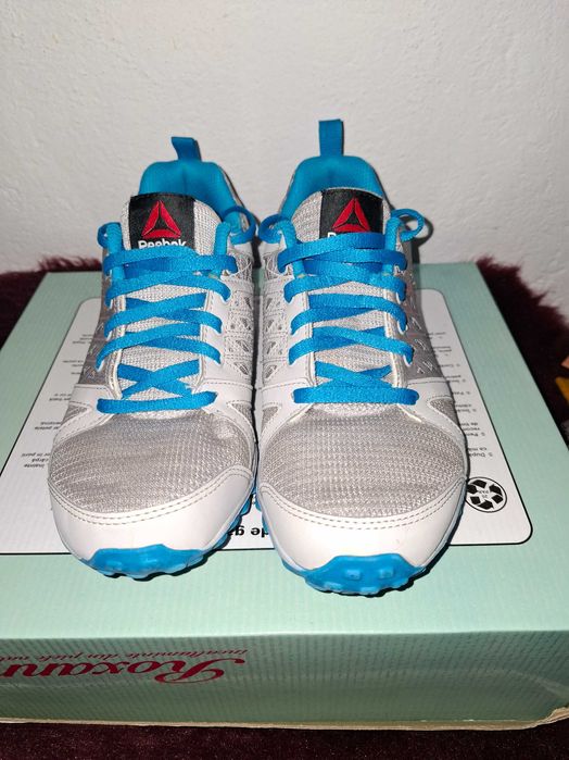 Adidasi Reebok un stare foarte bună