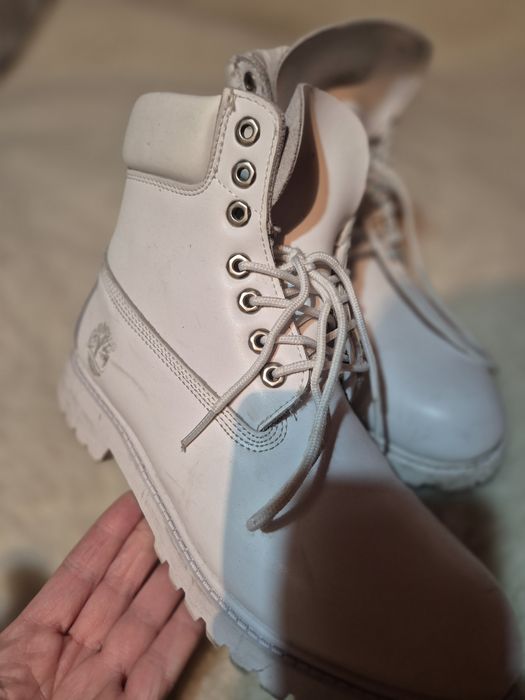 Ghete Timberland din piele premium – alb