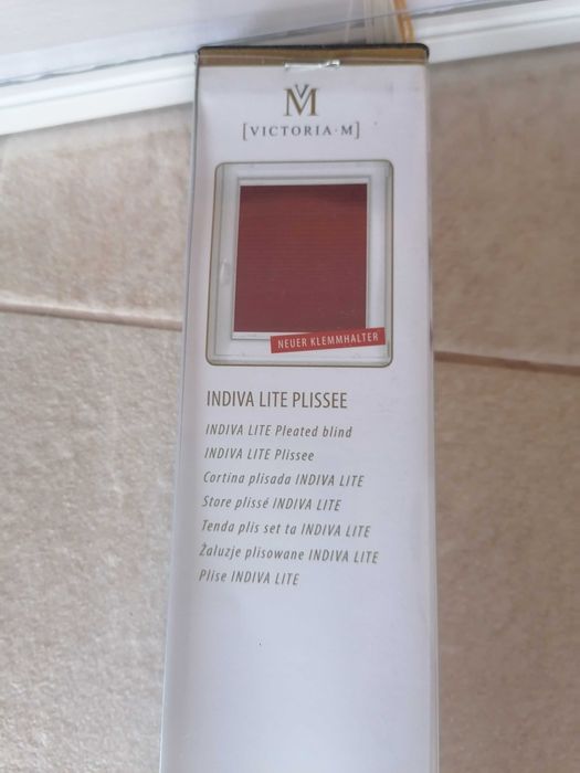 Щори плисе ден и нощ. Нови. Немски.