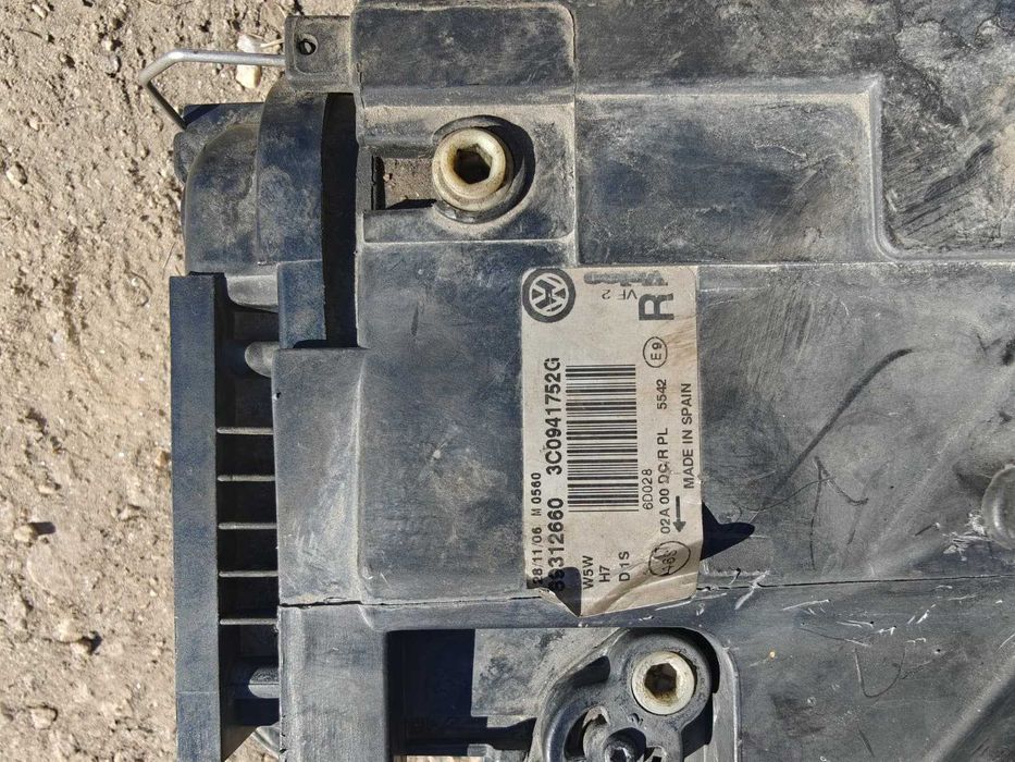 Vand far Passat b6 Bixenon Adaptiv dreapta DEFECT