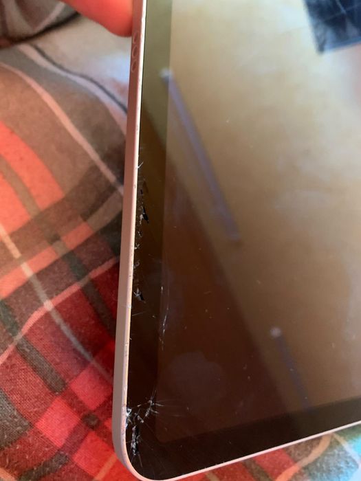 Vând sau schimb iPad 10th 2022