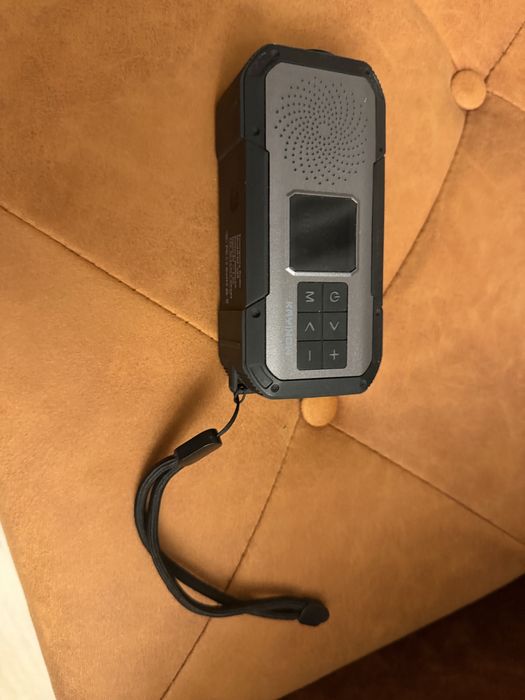 Radio portabil multifunctional cu bluetooth,lanterna,etc