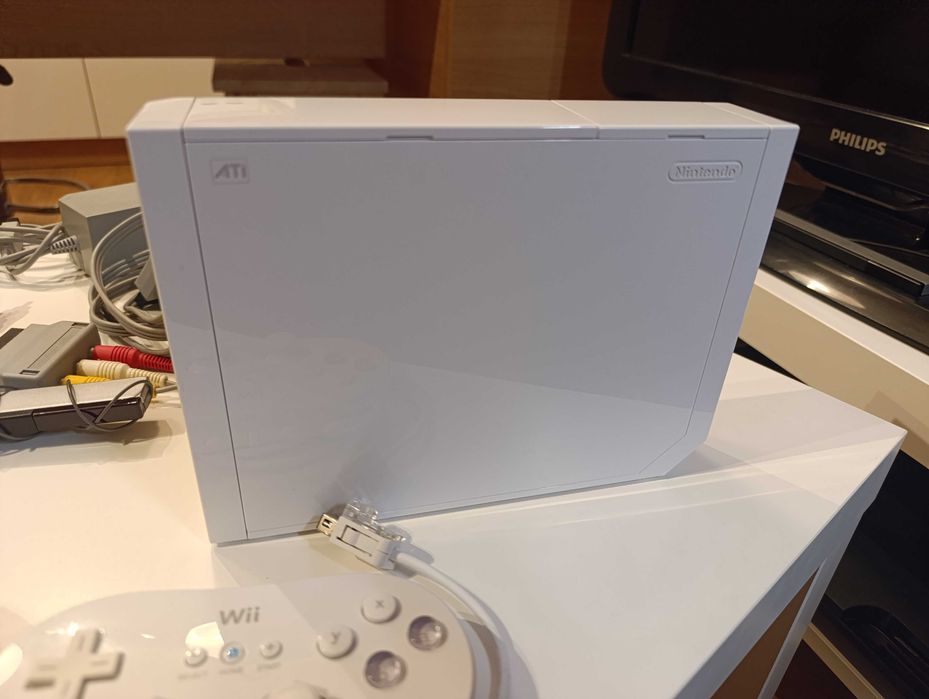 Nintendo Wii Bundle с компонентен видео кабел и класически контролер