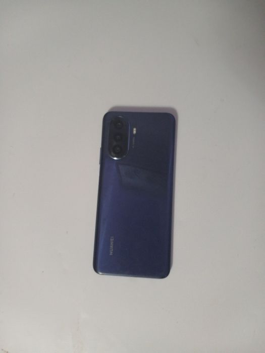Vând Hawei nova Y70