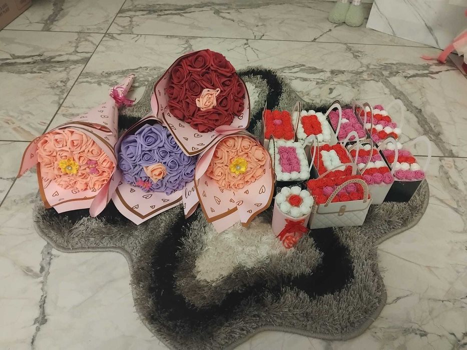 Cosulete si Buhete Flori din spuma