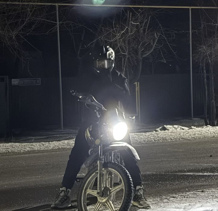 Продам мотоцикл яки 200 куб