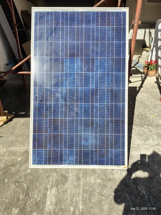 Vand 2 panouri fotovoltaice