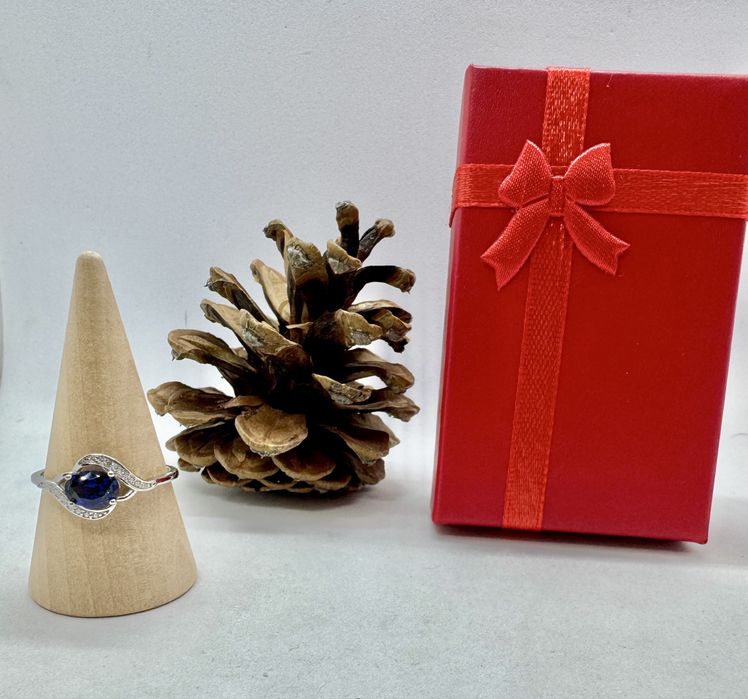 Сребърен пръстен със синтетичен сапфир