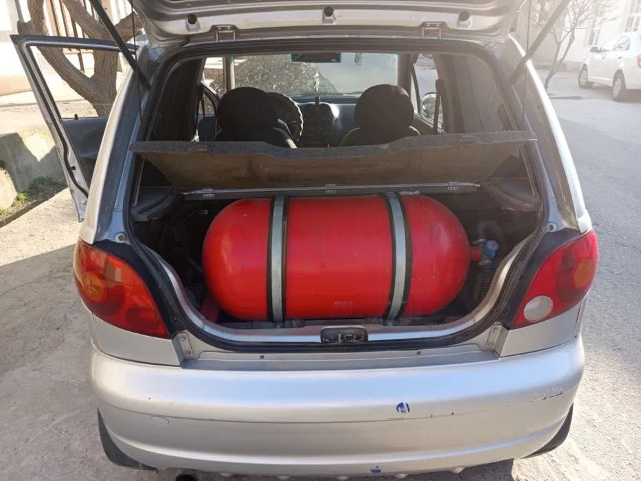 Продам метан газ комплект стоит в Матизе