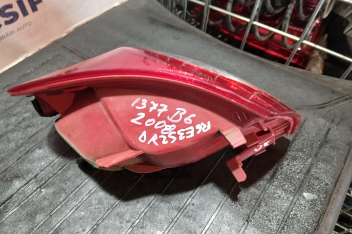 Lampa / Tripla stop dreapta pe aripa Volkswagen VW Passat B6