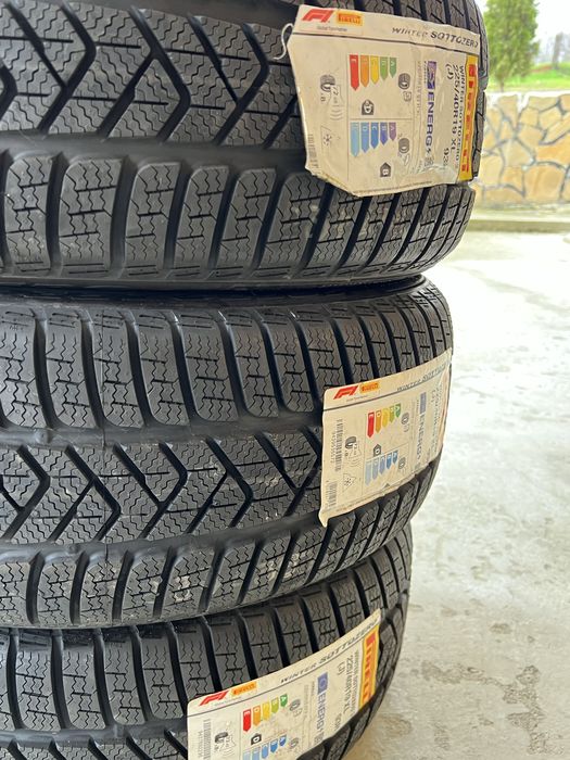 Гуми Pirelli Sotto Zero 3 225/40/19 с ДОТ 3922