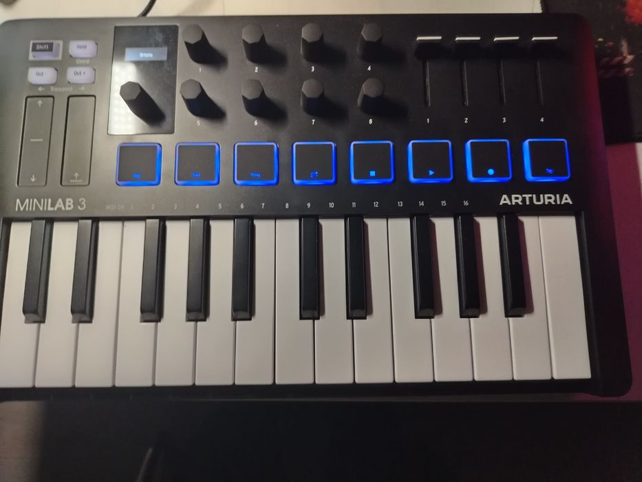 Продам миди клавиатура arturia mini lab 3
