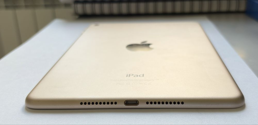 iPad mini 4 WiFi 128GB Gold