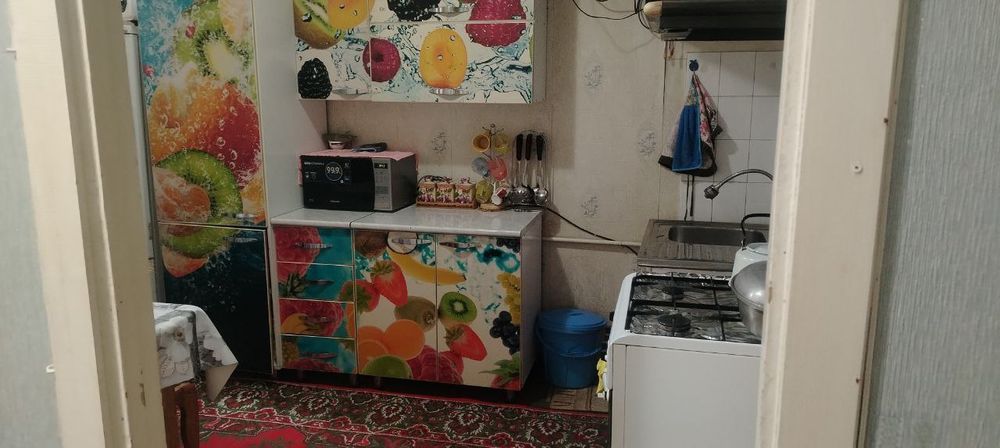 2 хоналик квартира сотилади.