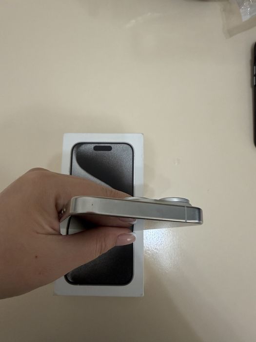 Iphone 15 pro White