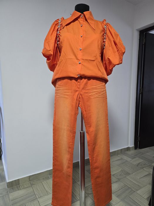 Blugi orange, model din bumbac cu strasuri aplicate