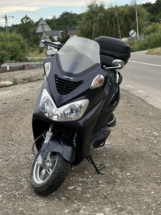 Scuter 125CC daelim
