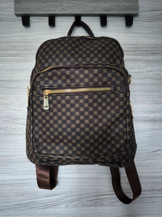 Дамска раница НОВА