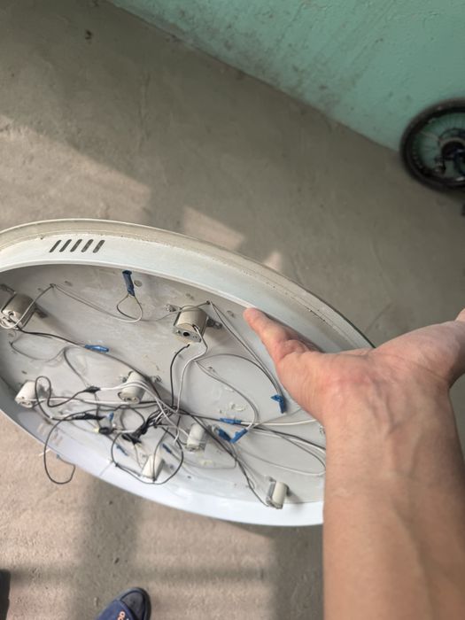 Продам люстры не дорого