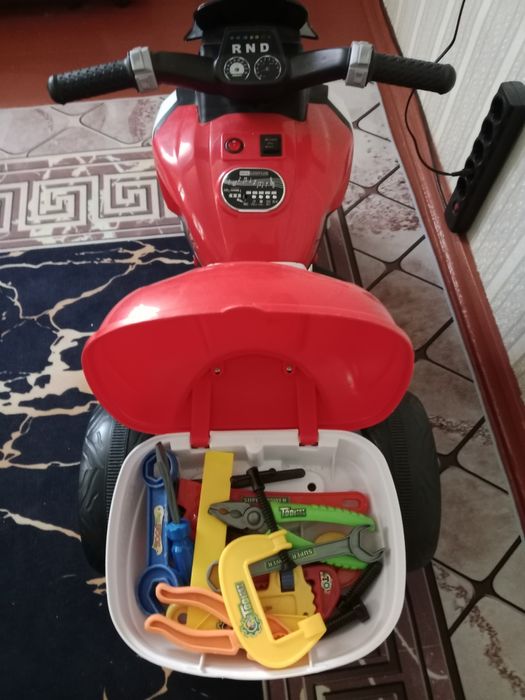 Продам Детский Электро-Скутер.