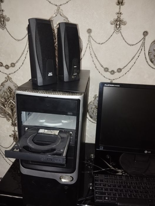 Стольный компьютер