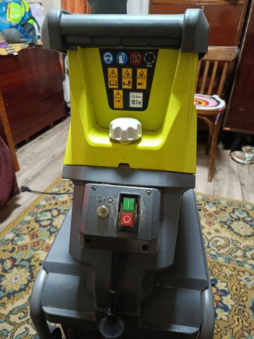 Измельчитель веток  Ryobi RSH2545B