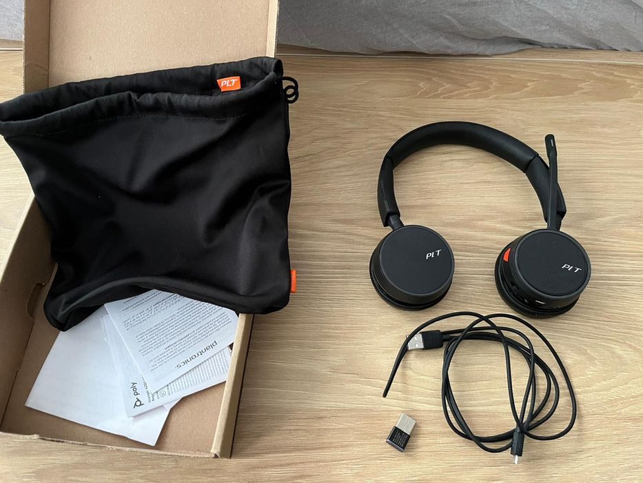 Слушалки Plantronics Voyager 4220