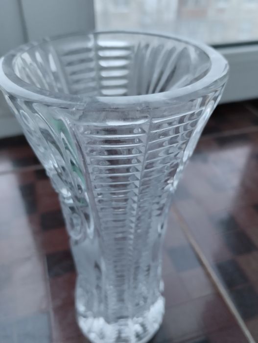 Ваза хрустальная.