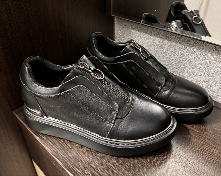 Продам туфли  2 пары.