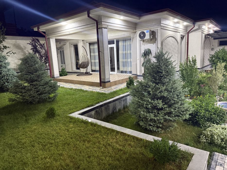 Oq toshda oilaviy dacha  2 ta spalniy 1 ta detskiy sauna bassen tenis