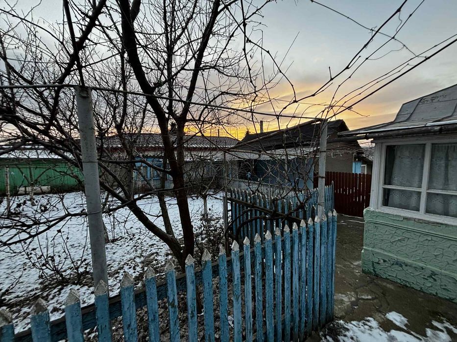 Casa batraneasca + teren Odaia Manolache