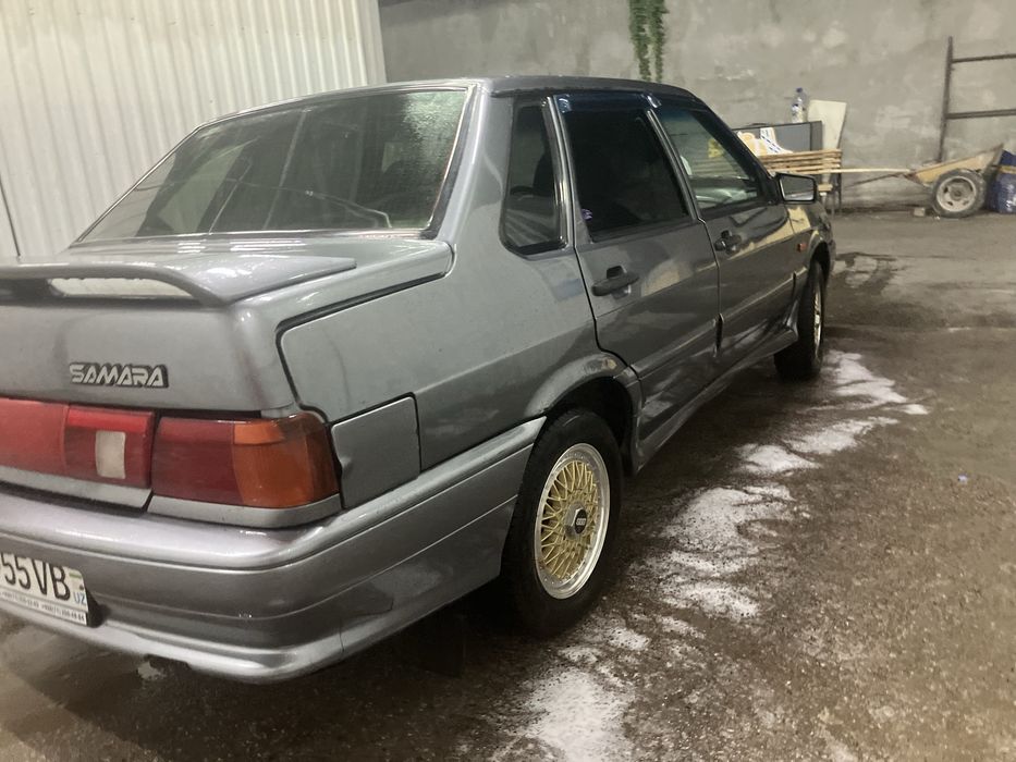 Лада самара 2115.