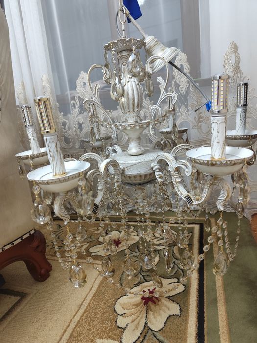 Продам люстру в хорошем состоянии