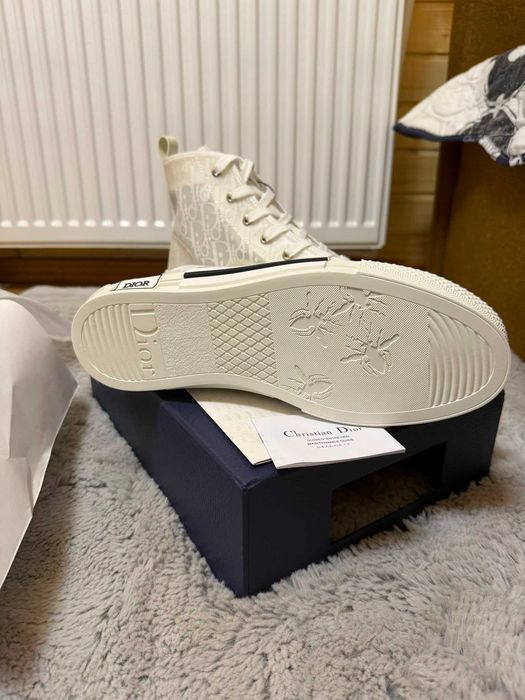 Dior B23 White Noi