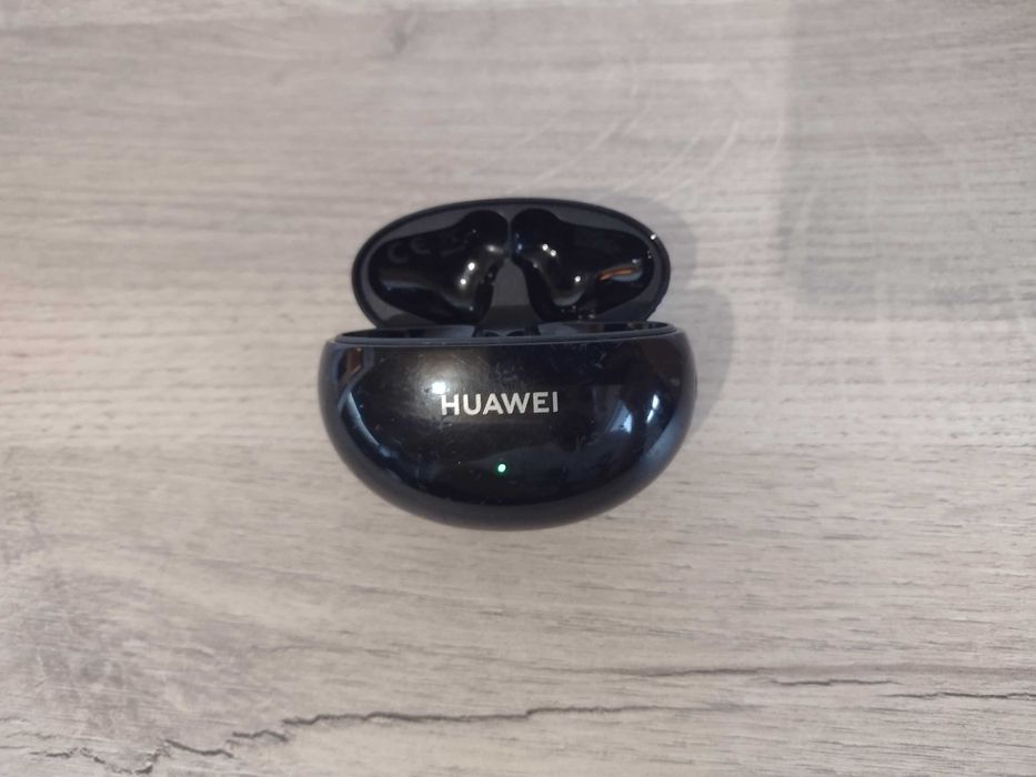 Huawei Freebuds 4i зарядна кутия