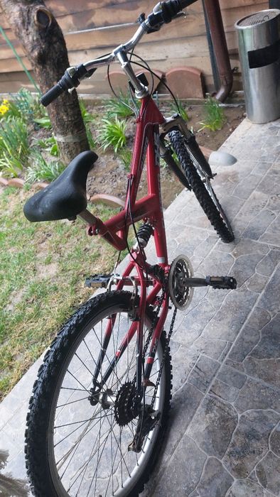 Bicicleta cu roți de 24