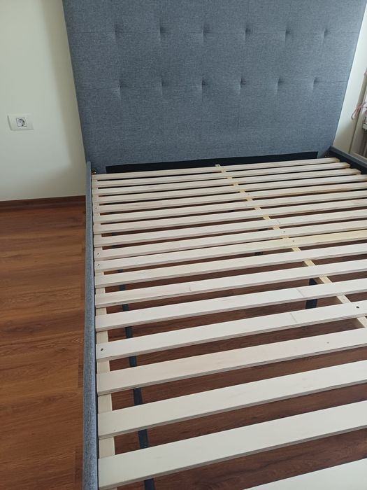 Vând pat de 2 persoane