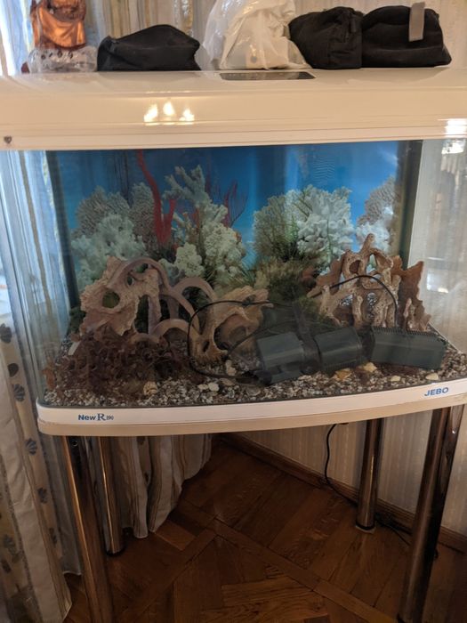 Продам аквариум на ножках