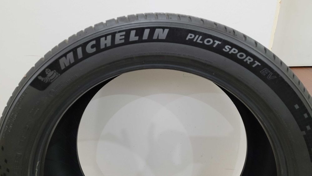 Шины Michelin Pilot sport 265/45/R20