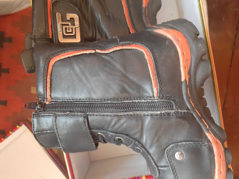 Продам сапожки для мальчика