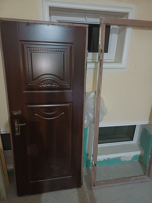 Железный дверь наружный