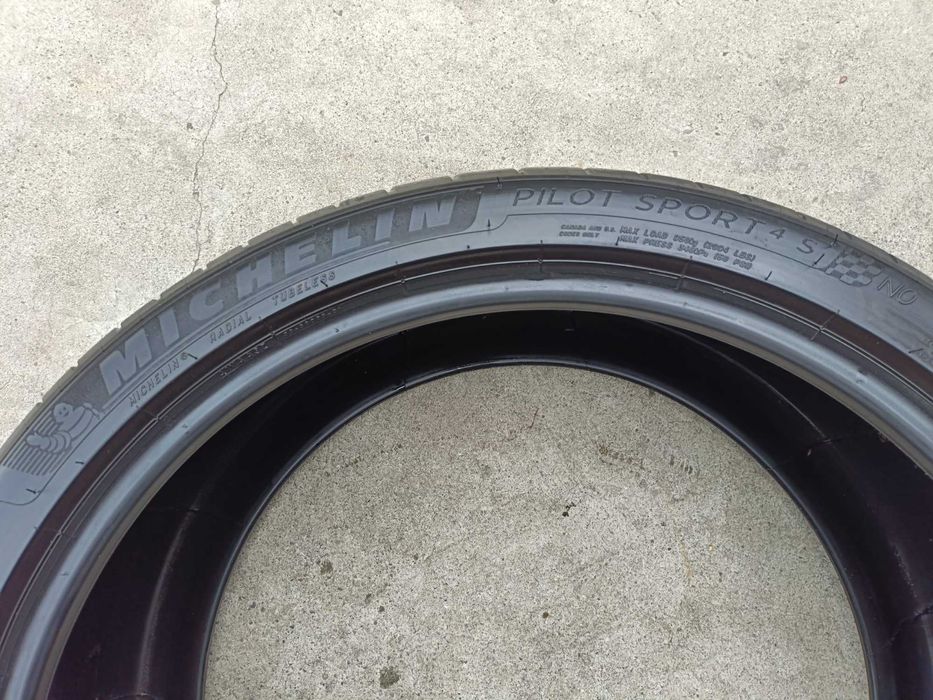 O anvelopa vara 285 35 22 michelin pilot sport 4S cu 7,8 mm dot 2022