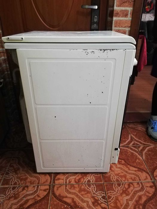 Aragaz pe gaz Zanussi Alb 877x500x600, cu rotisor - functioneaza bine - Br & Galati